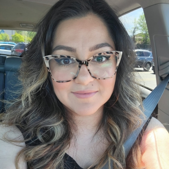 Meet your Posher, Magda - Picture 2 of 2